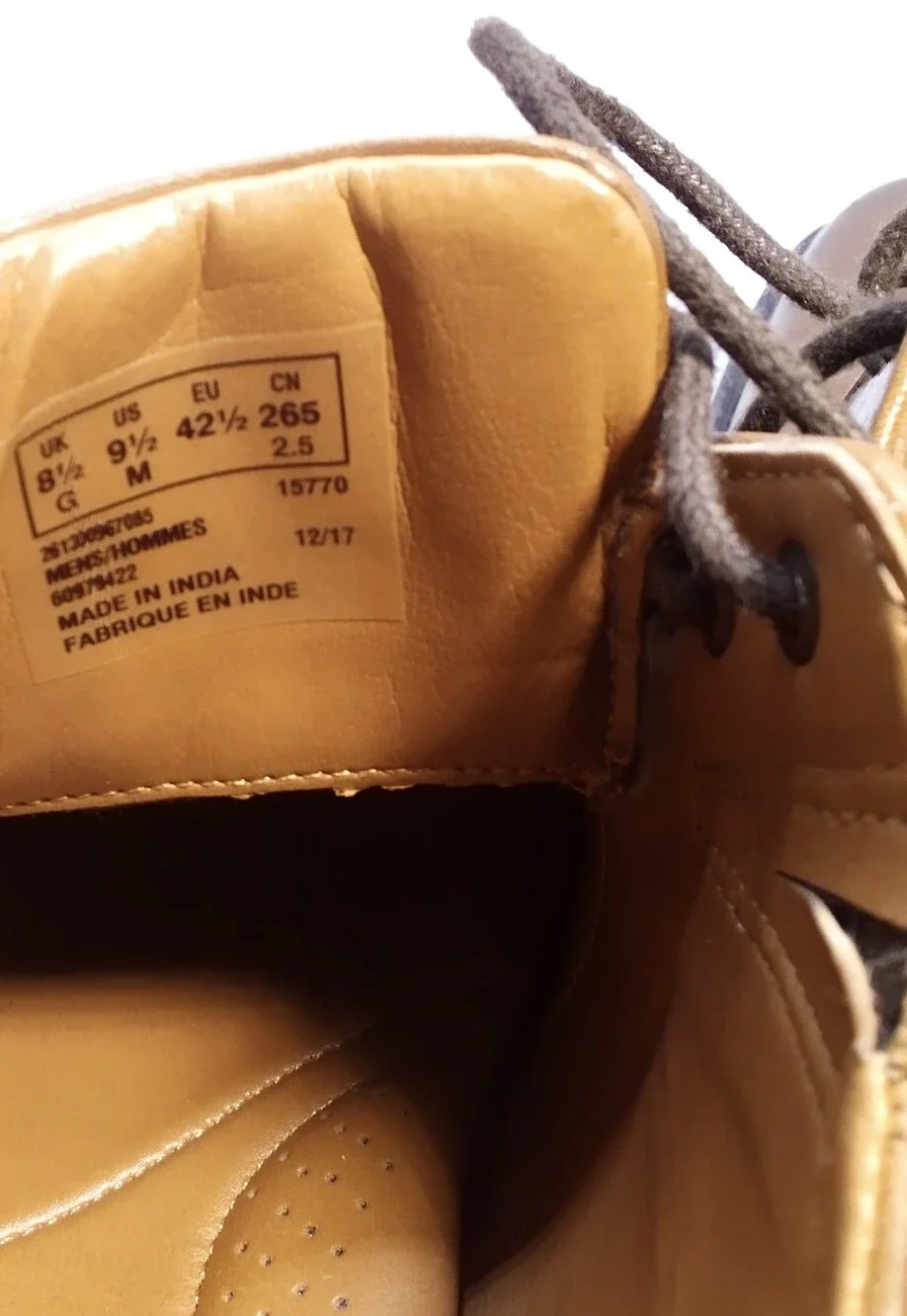 Clarks tan brown